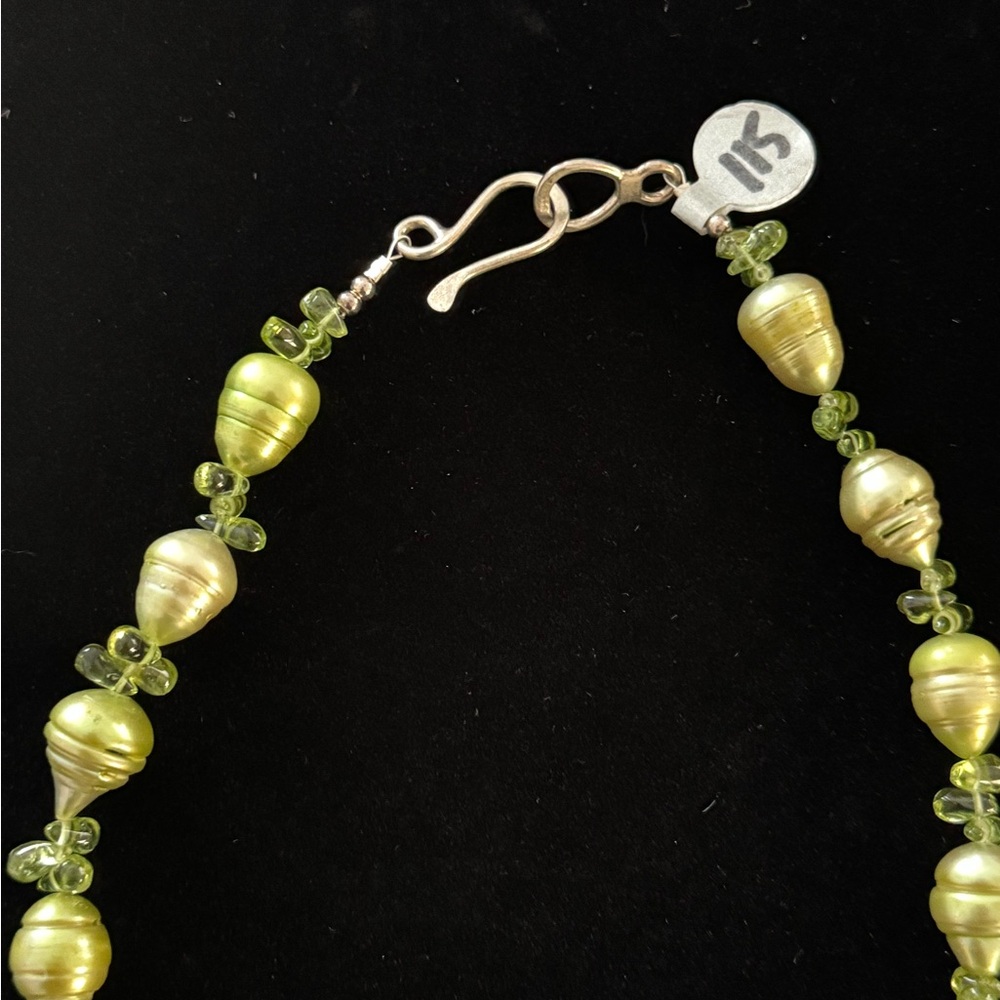 NWOT Green Freshwater Pearl Necklace with 925 Peridot and Glass Pendant - Picture 4 of 9